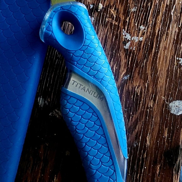 Cuda 7 In Freshwater Fillet Knife W/ Sheath UIC - Picture 10 of 12